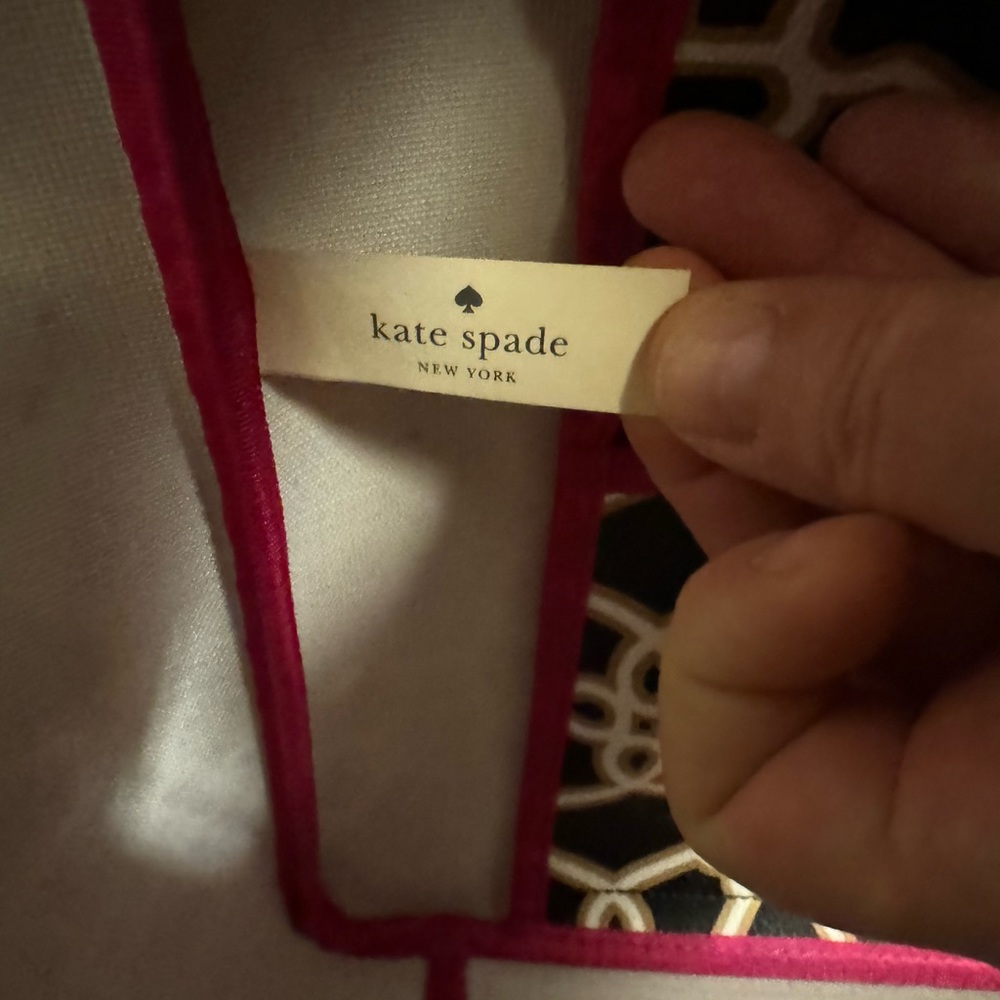 Kate Spade tote. Black with white/tan design. Snap closure. Excellent condition - Picture 11 of 14